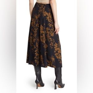 Reformation Zoe Skirt in Night Garden 🍂